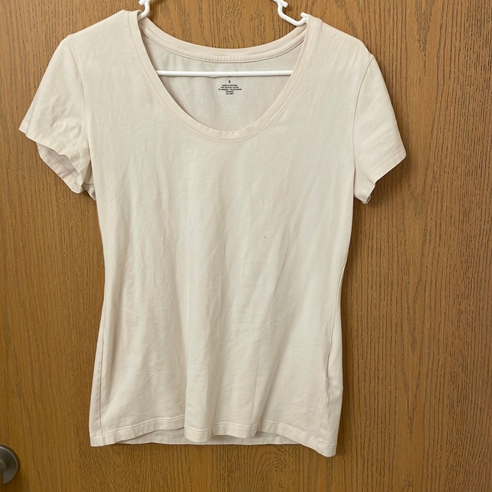 Cream Banana Republic T-Shirt